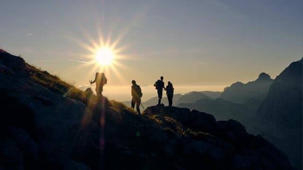 10 Itinéraires Incontournables pour Votre Prochaine Randonnée et Camping dans les Pyrénées
