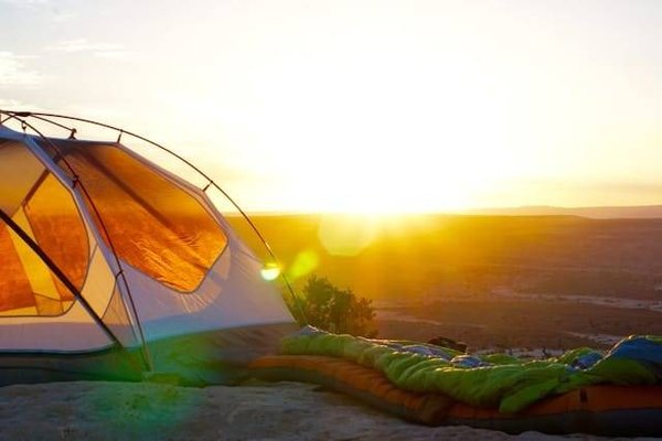 Évasion Chic en Plein Air: Les Meilleures Tentes de Luxe pour un Glamping Inoubliable