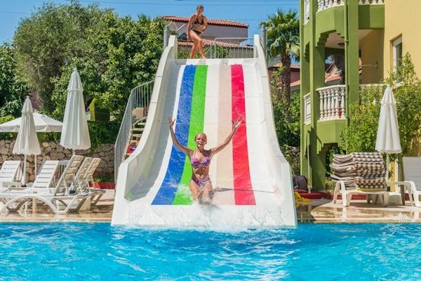Séjour idéal: camping 3 étoiles avec piscine en Dordogne